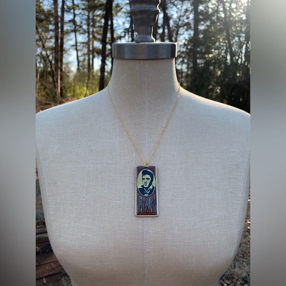 NWT Sterling Silver Plated Chain with Vintage Elvis Charm Necklace - Picture 7 of 14